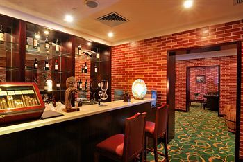 Poly White Rose Hotel