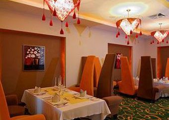 Poly White Rose Hotel
