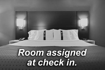 Holiday Inn Express Hotel & Su