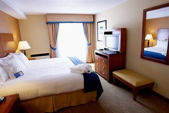 Holiday Inn Express Hotel & Su