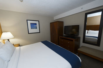 Holiday Inn Express Hotel & Su