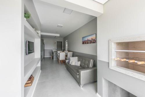 Apartamento De Alto Padrao Com Piscina (novo E Decorado)
