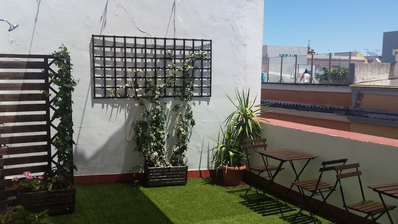 Hotel Y Apartamentos Do�a Lola