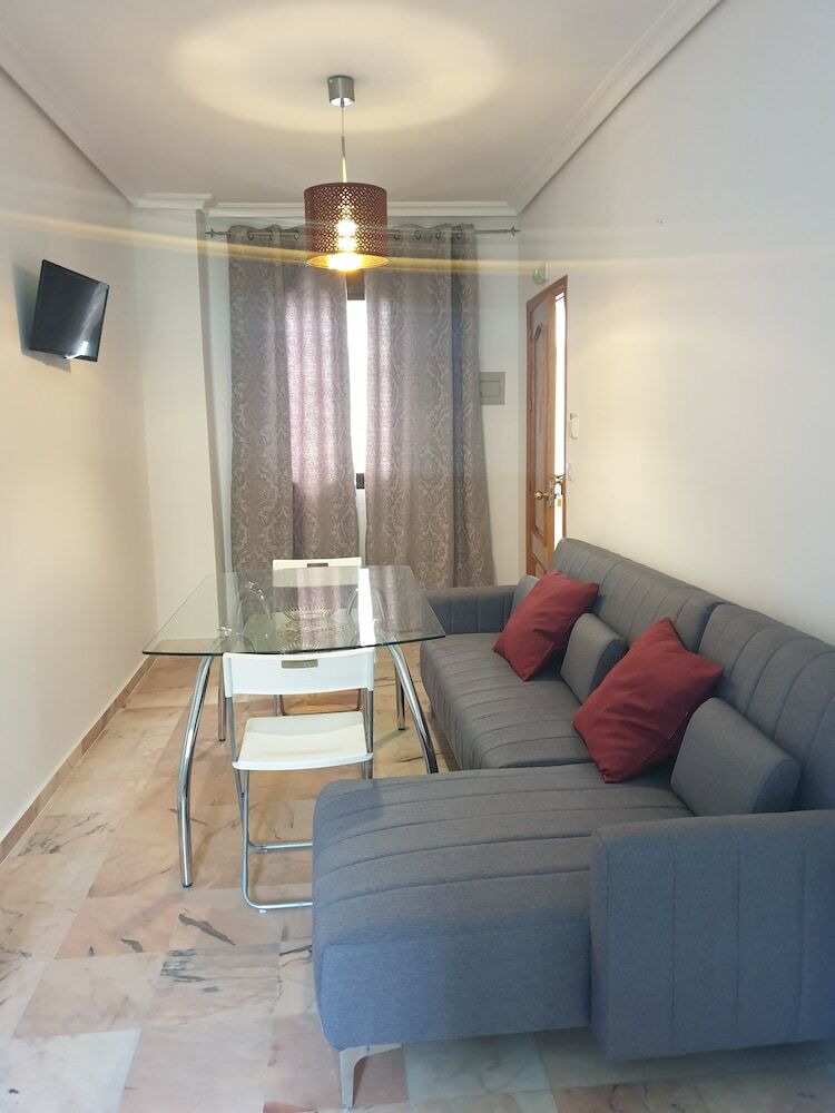 Hotel Y Apartamentos Do�a Lola