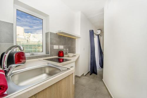 Studio Apartments, Theoria Travel