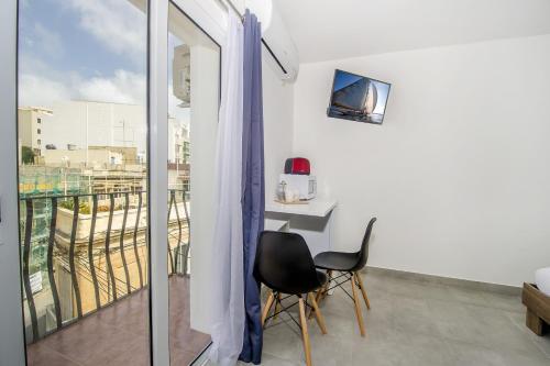 Studio Apartments, Theoria Travel