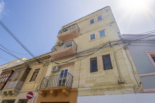 Studio Apartments, Theoria Travel