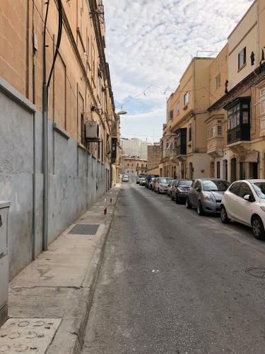 Studio Apartments, Theoria Travel