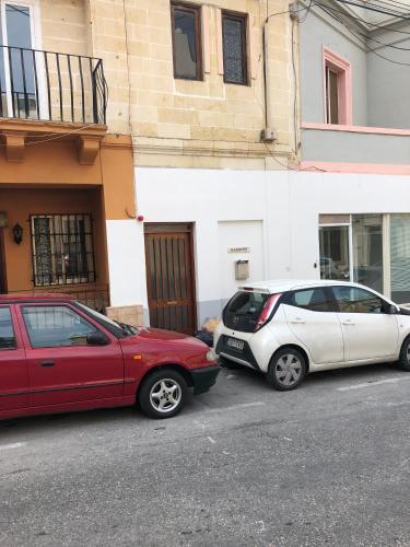 Studio Apartments, Theoria Travel