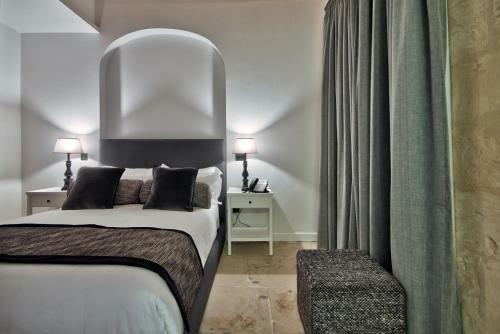 Hostal 66 Saint Paul's & Spa