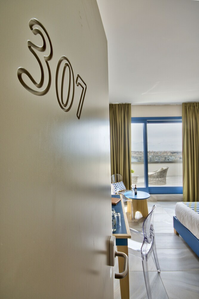 Hotel The British Suites