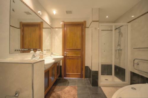 Marina View Luxury Apartment