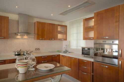 Marina View Luxury Apartment