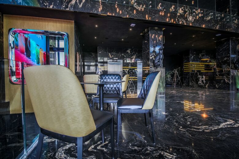 H Hotel - Adults Only