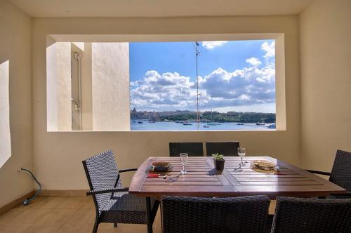 Sliema Apartment With Seaviews