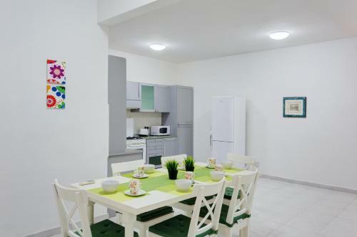 Marvellous Seafront Apartment In Sliema