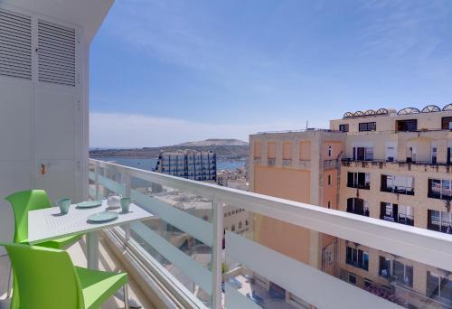 Marvelous 2 Bedroom Apartment By The Sea