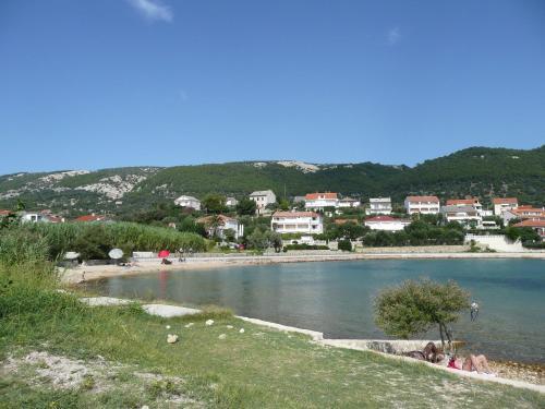 Two-bedroom Apartment In Banjol IV
