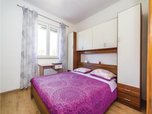 Three-bedroom Holiday Home In Biograd