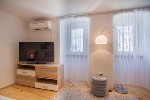 Honey Apartments
