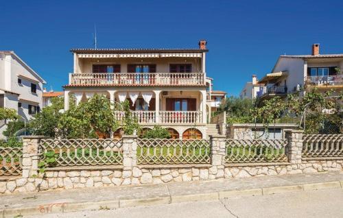 Apartment Cres 16178a