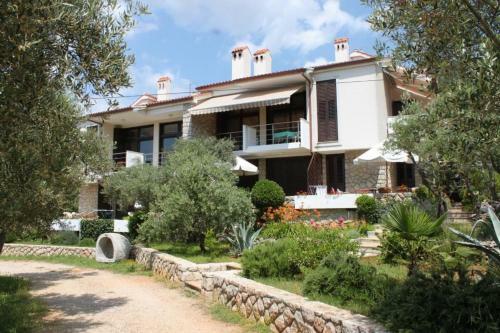 Apartment Cres 7876a