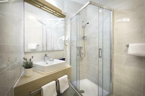 Apartment Aci Marina Cres