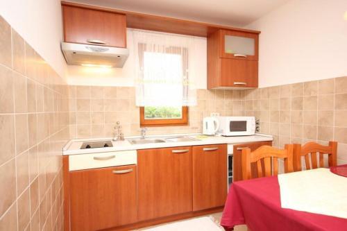Apartment Cres 7985b