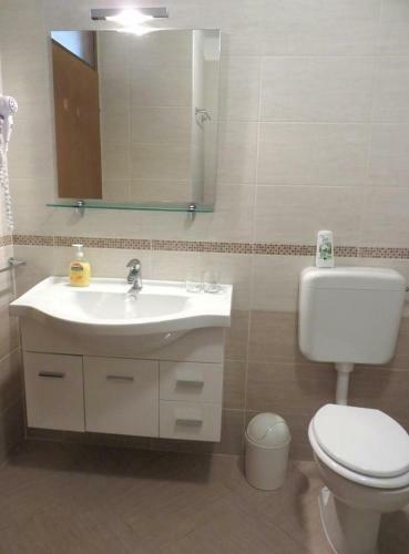 Apartment Cres 7876b