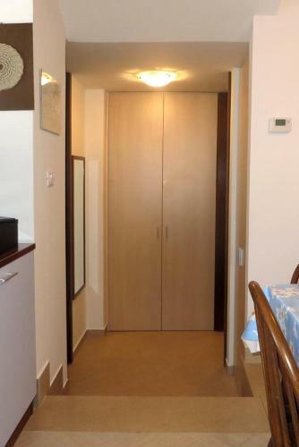 Apartment Cres 7876b
