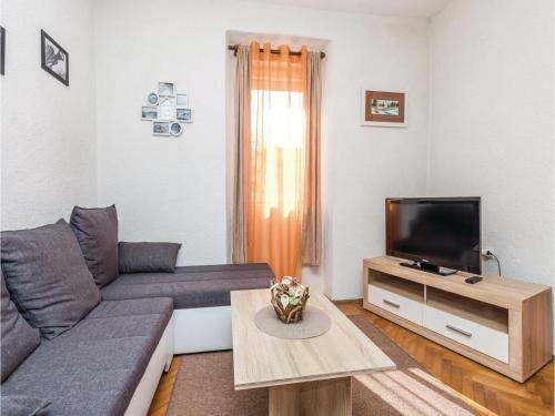 Two-bedroom Apartment In Delnice