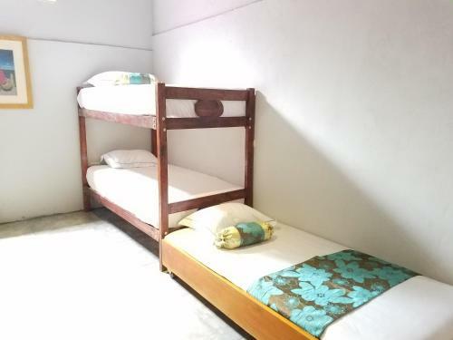 Hostal Mitamon Hostel Airport