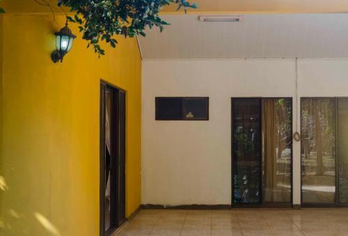 Las Quintas Monkey Lookout & Rural House