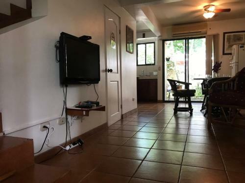 Make Your Life Pura Vida Apartment