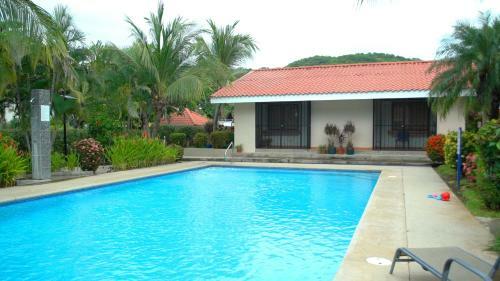 Make Your Life Pura Vida Apartment