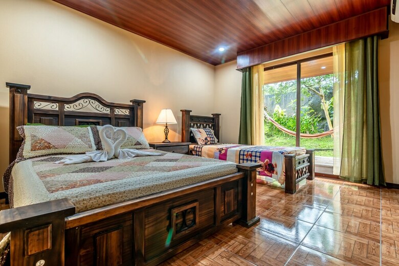 Aunty Arenal Lodge