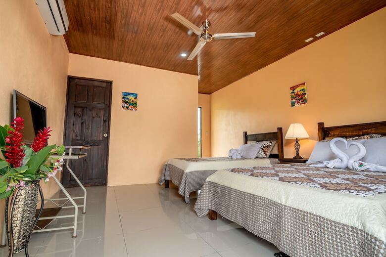 Aunty Arenal Lodge