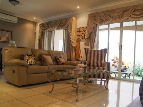 Ana's Place. Luxury House