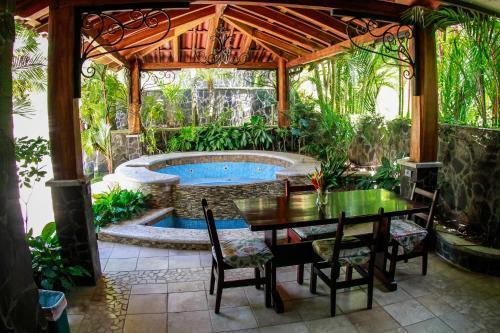 Cr Guest Houses By Marea Brava