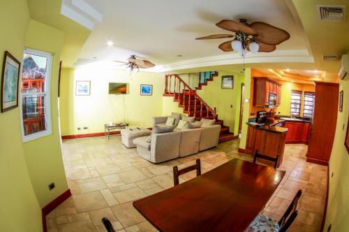 Cr Guest Houses By Marea Brava