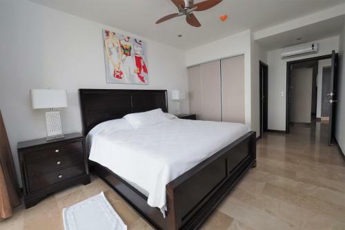 Apartamento Breakwater Beachfront Condo 603