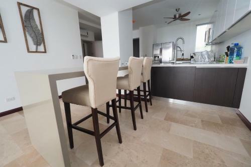 Apartamento Breakwater Beachfront Condo 603