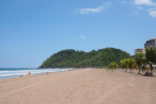 Apartamento Breakwater Beachfront Condo 603