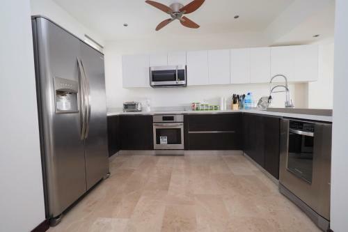 Apartamento Breakwater Beachfront Condo 603