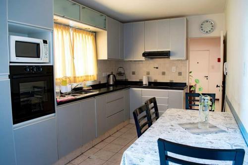 Apartamento Amplio Departamento -excelente Ubicacion- Con Cochera