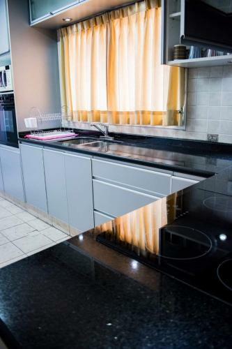 Apartamento Amplio Departamento -excelente Ubicacion- Con Cochera