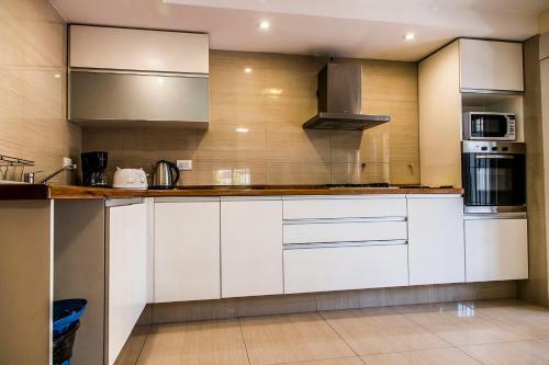 Casa Bodeguero Metros Aristides!