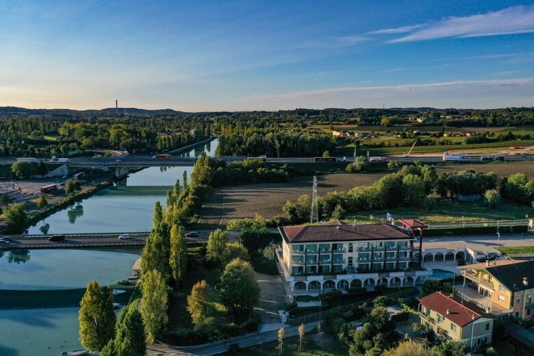 Hotel Rivus