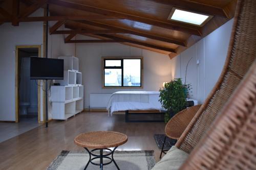 Cumbres Apart