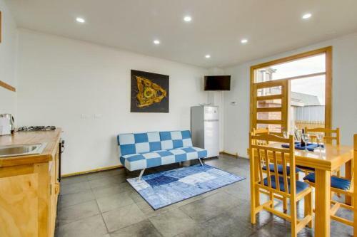 Cumbres Apart